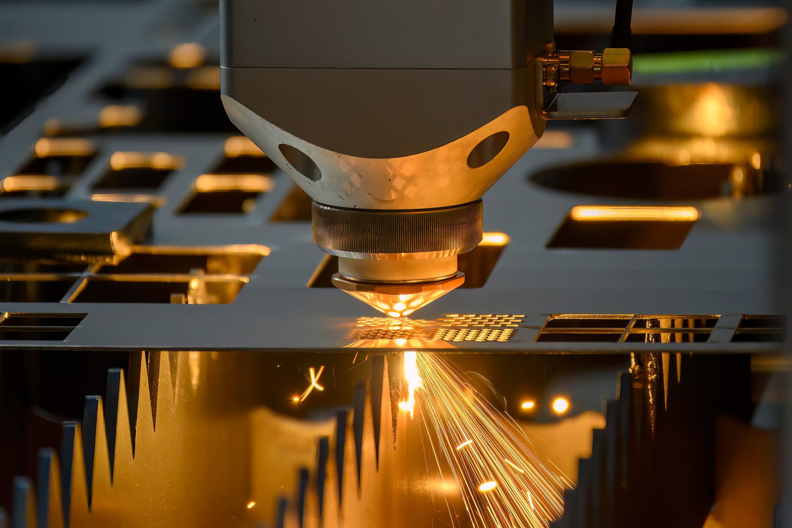 BAKO Metal Craft Solutions - Leistung - Laserschneiden